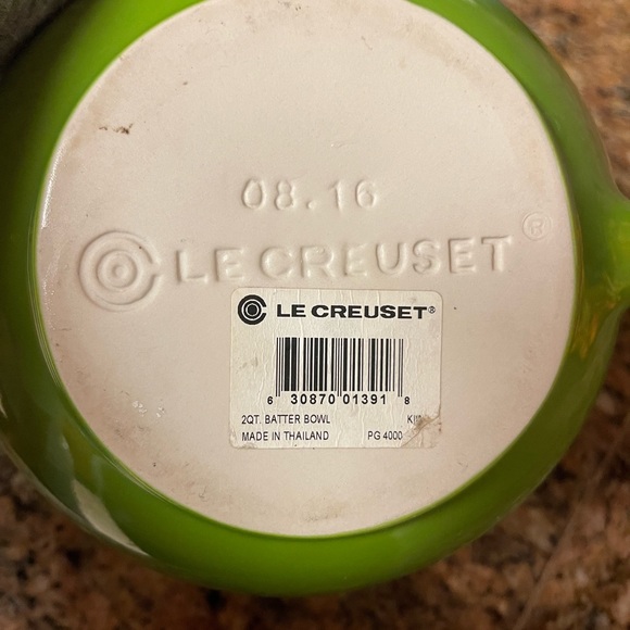 Le Creuset batter bowl 2 quart stoneware - Picture 3 of 4